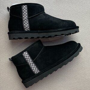 Bear Paws short boots NWOT Size 7
